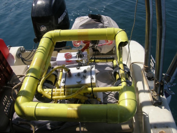Broken_buoy.JPG