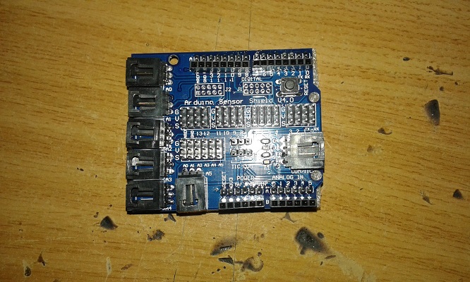 la primera intención es que con un solo Arduino abordo del ROV, funcionara el proyecto, pero no fue así<br /><br />the first intention is that with a single Arduino aboard the ROV, the project will work, but it was not